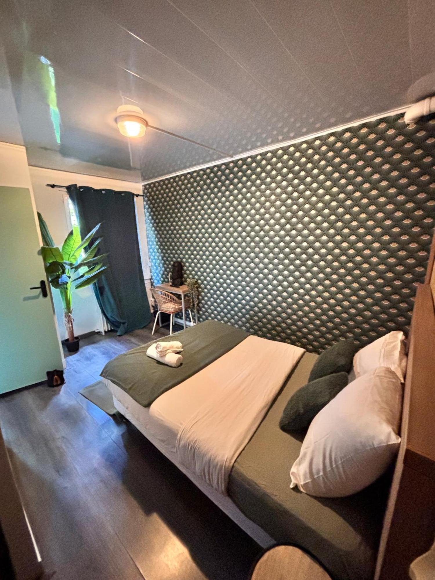 Orion Hotel *